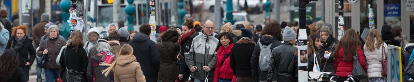 Straat vol voetgangers